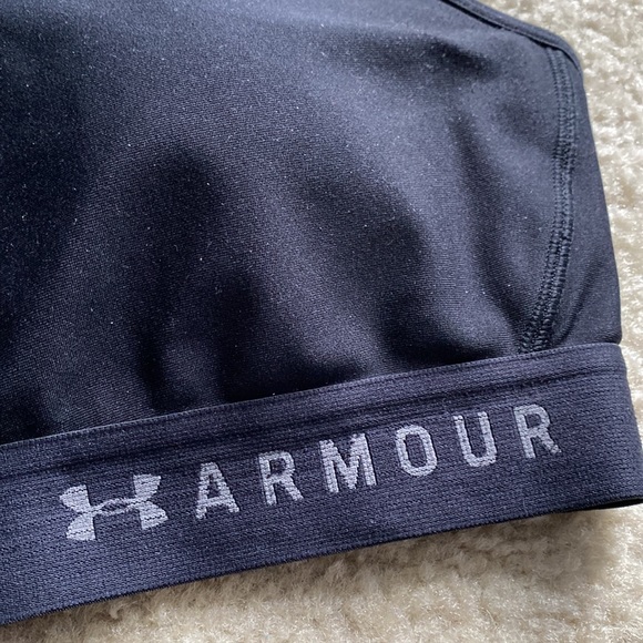 Under Armour black and white sports bra bundle - Picture 2 of 13